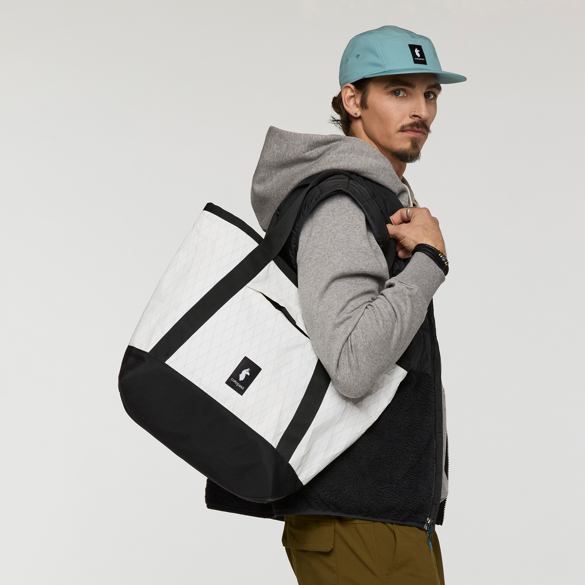 Contiguo 22L Tote - Image 37
